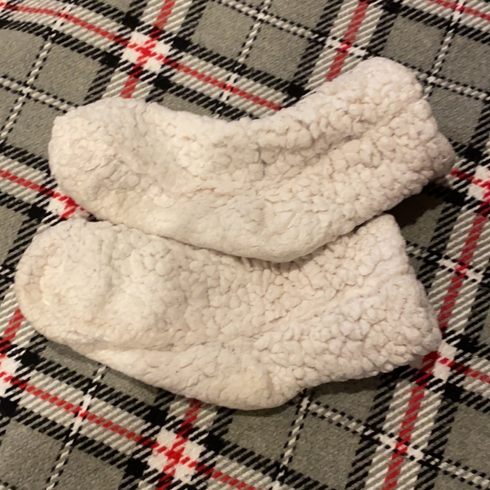 Abs “Canadian Maple” sherpa lined Grip Slipper Socks (pair # 1) - Picture 5 of 7